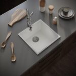 Vänern | 1.0 Bowl Comite Kitchen Sink | Inset or Undermounted | Strainer Waste Supplied | Gloss White Finish