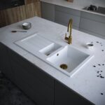 Vänern | 1.5 Bowl Comite Kitchen Sink & Drainer | Inset | 1000mm x 500mm | Strainer Wastes Supplied | Matt White Finish