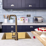 flöde Dellen | Single Lever Kitchen Sink Mixer Tap with Swivel Spout | Square Neck Design | Antique Brass Finish