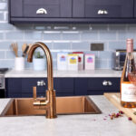 flöde Vättern | Single Lever Kitchen Sink Mixer Tap with Swivel Spout | Swan Neck Design | Copper Finish